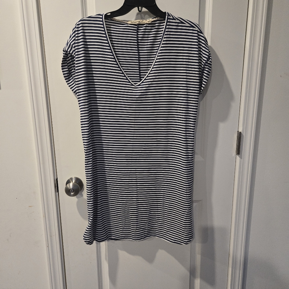 Liberty Love Striped V-Neck Women's Top Navy And White Size Large